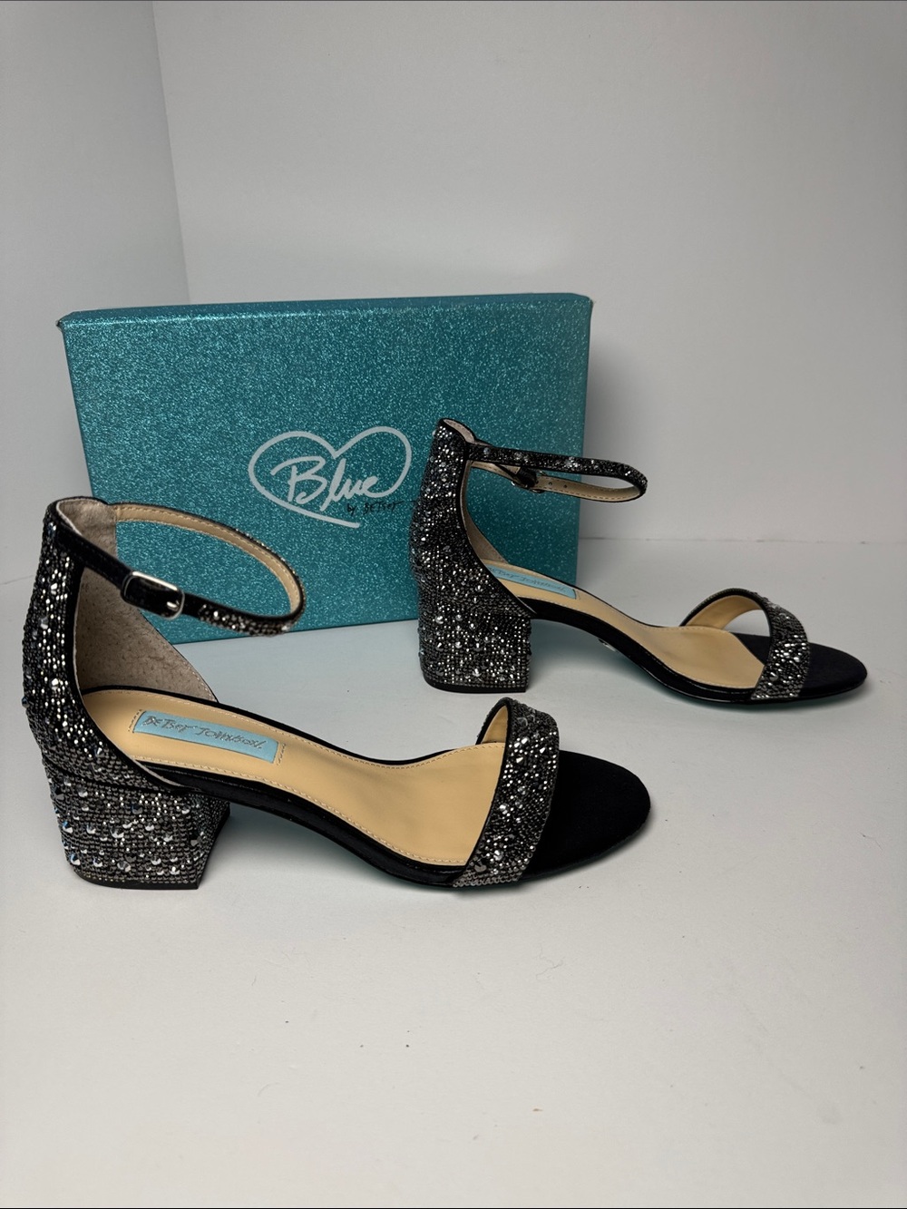 Blue by Betsey Johnson NWB Black Silver Glitter Block Heel Strappy Sandals 9